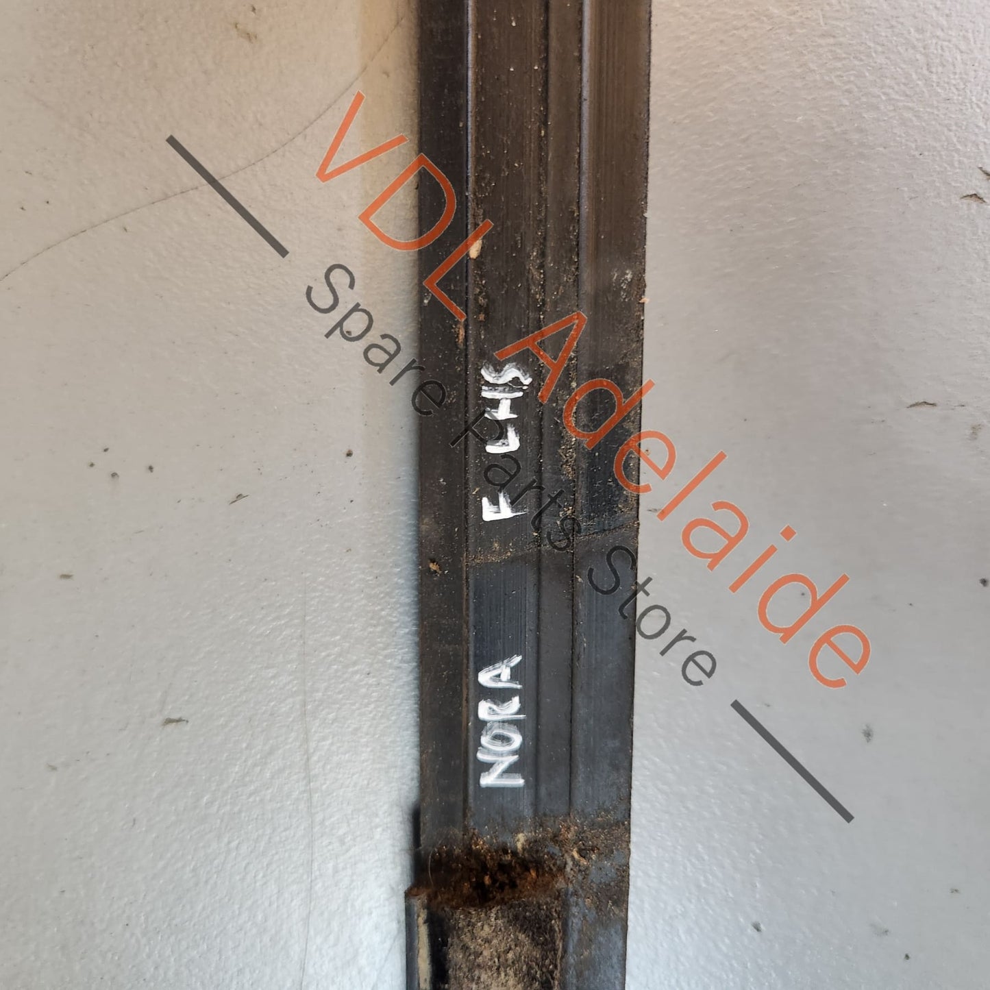 5K4837479B5AP 5K4837479B VW Golf MK6 Front Left Door Window Molding Weather Strip Aperture Seal 5K4837479B 5AP
