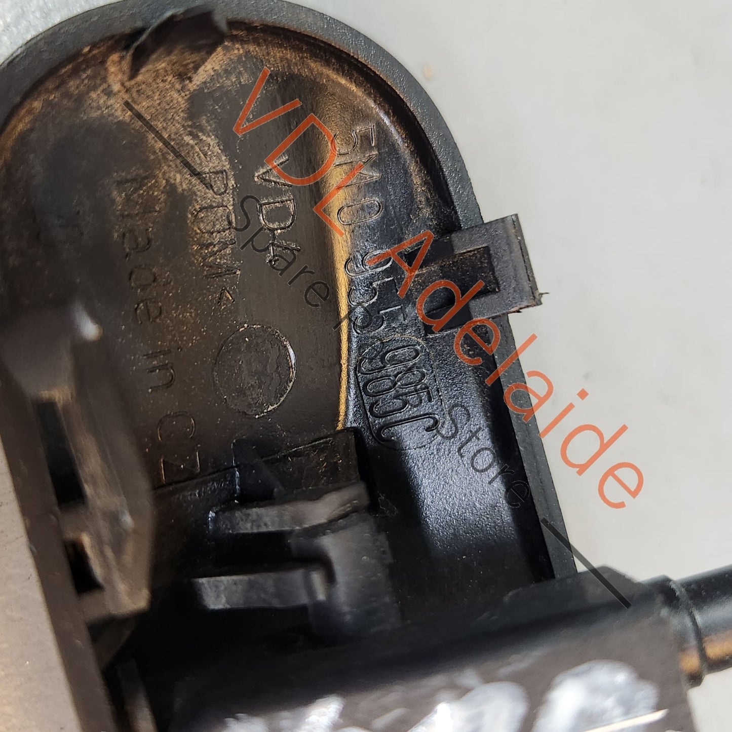 5M0955985C Pair of VW Golf MK6 Windscreen Washer Jet Nozzle 5M0955985C 9B9