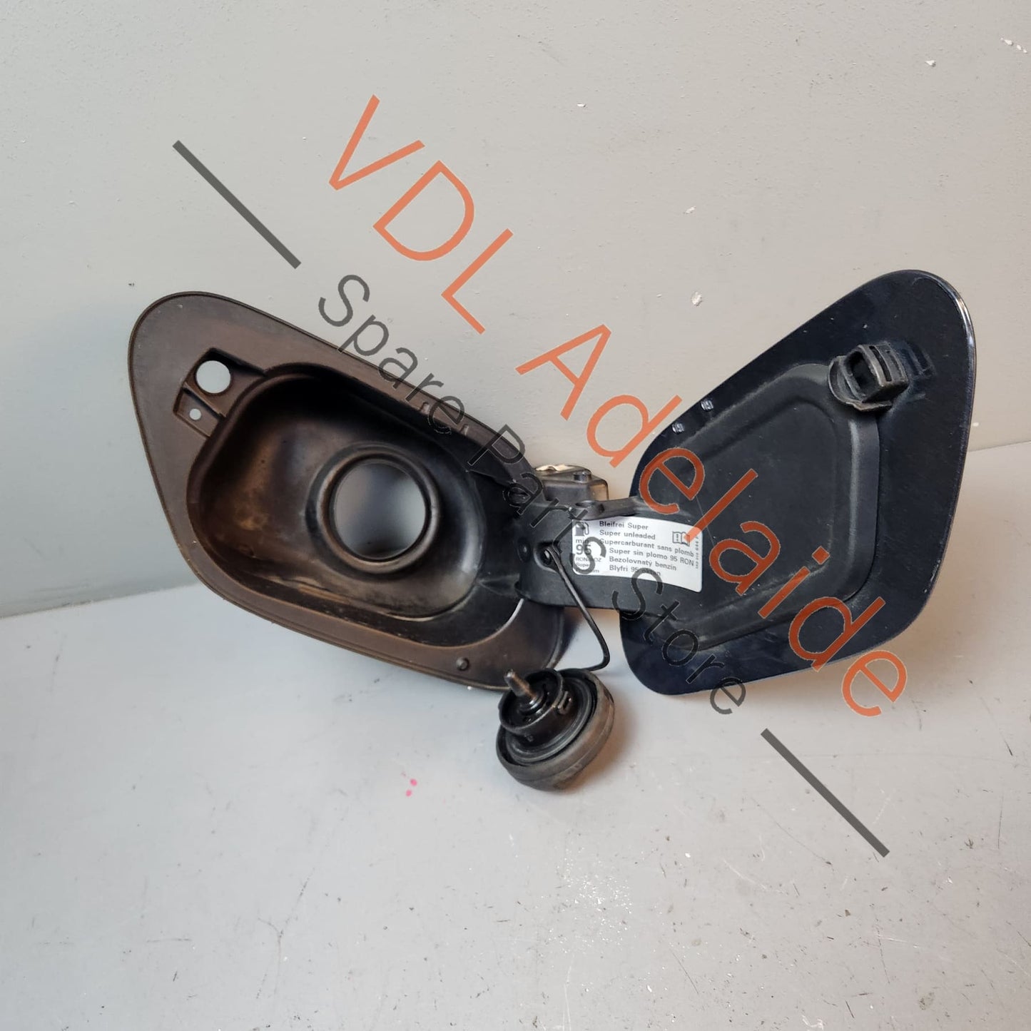 5G0809857 5G0809909 VW Golf MK7 Fuel Filler Flap Cap 5G0809909 5G0809857 Dark Iron Blue Metallic 8P8P LD5G