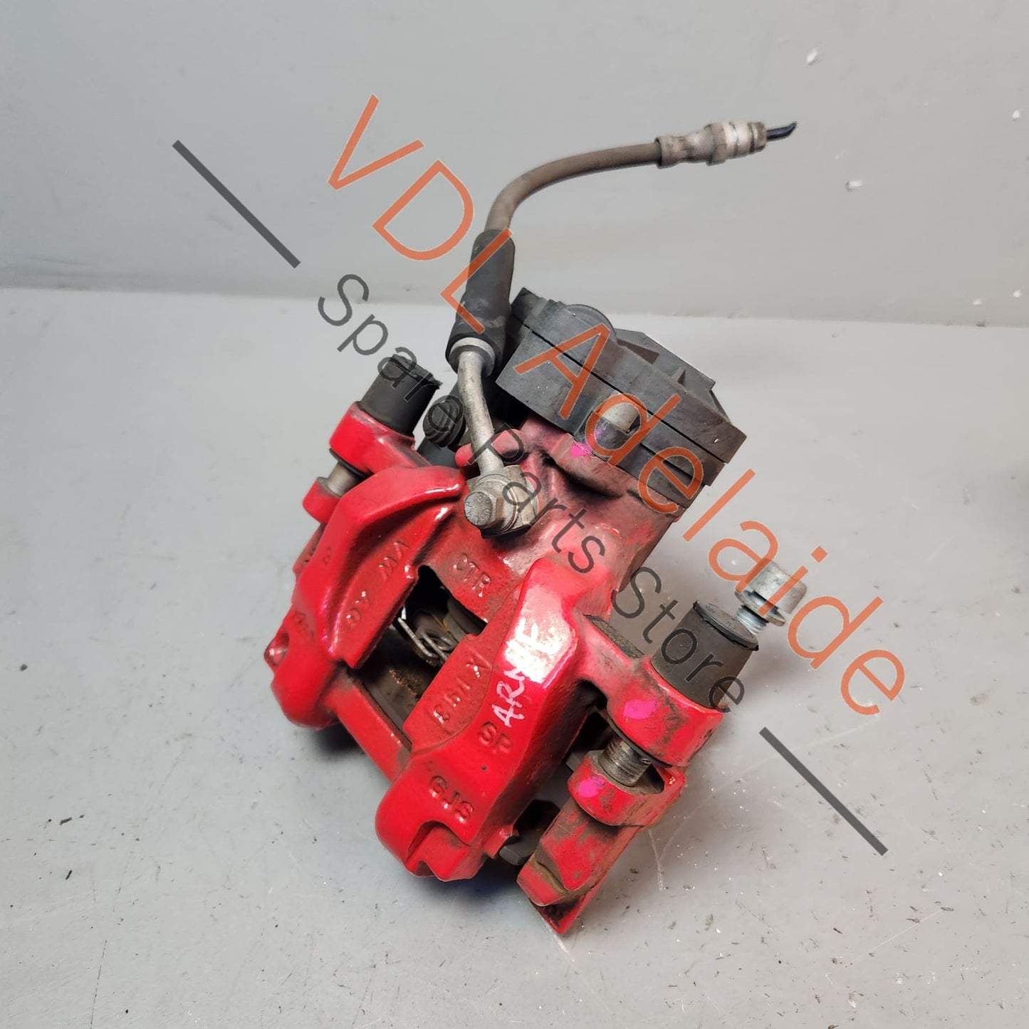 3Q0998281A 5G0615424B 5G0615425B VW Golf MK7 Gti Right Rear Brake Caliper with Electric Handbrake 3Q0998281A 5G0615424B 5G0615425B