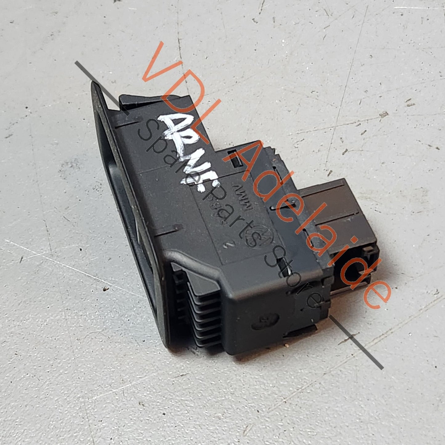 5G0959855LWZU Volkswagen VW Highline Front or Rear Passenger Single Power Window Switch 5G0959855L