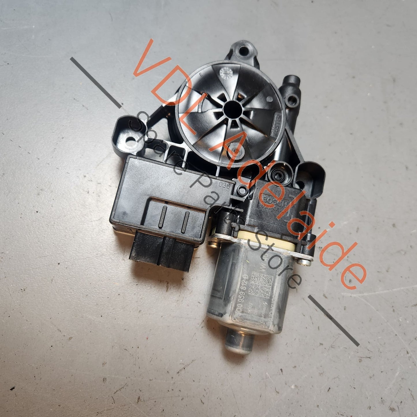5Q0959812D 5Q0959408 130822694 VW Golf MK7 Rear Right Window Regulator Motor 5Q0959408 5Q0959812D 0130822694