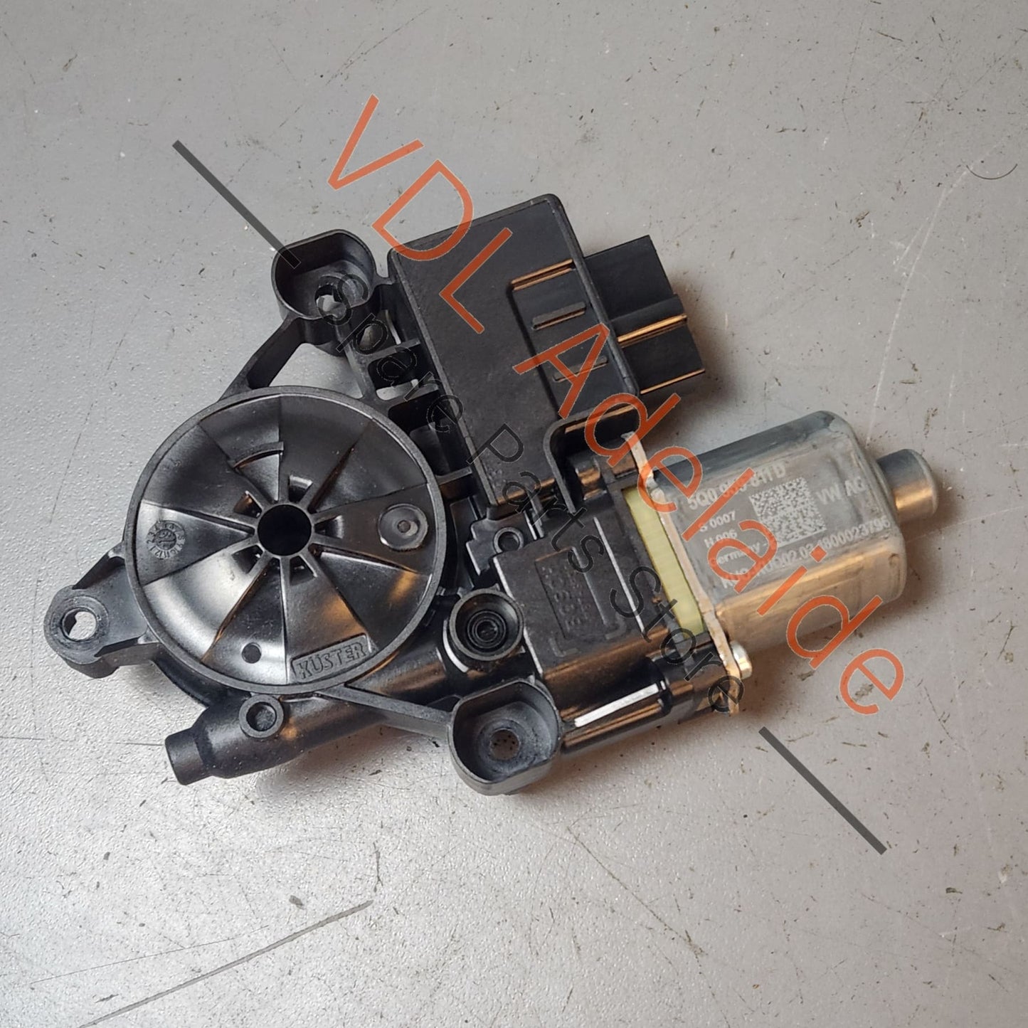 5Q0959811D 5Q0959407 130822695 VW Golf MK7 Rear Left Window Regulator Motor 5Q0959407 5Q0959811D 0130822695
