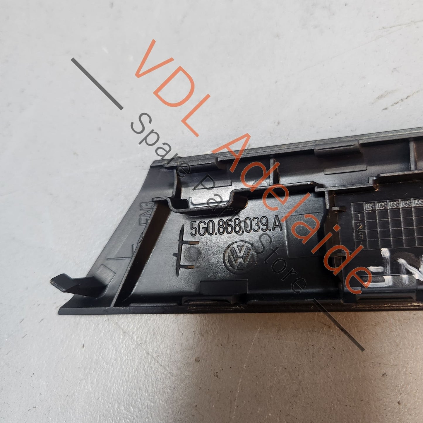 5G0868039A VW Golf Mk7 Left Door Handle Trim Interior Door Pull 5G0868039A