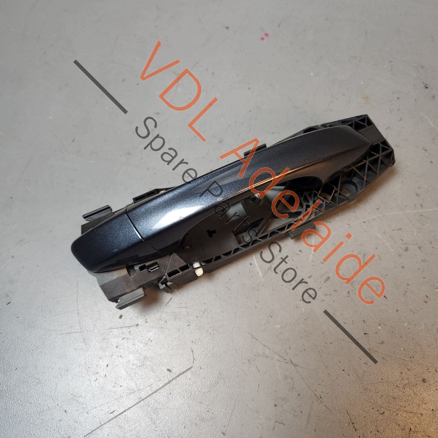 5G0837206NGRU 5N0839885H VW Golf MK7 7.5 Right Side Exterior Door Handle and Mounting Bar 5G0837205N GRU 5N0839885H Dark Iron Blue Metallic 8P8P LD5G