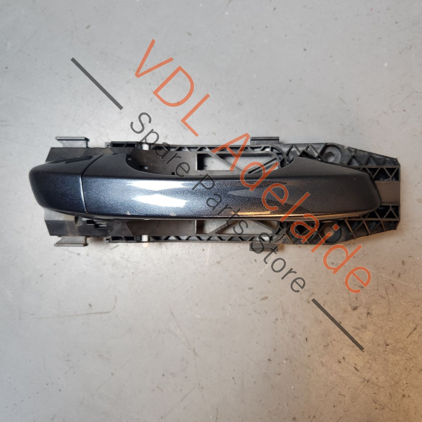 5G0837206NGRU 5N0839885H VW Golf MK7 7.5 Right Side Exterior Door Handle and Mounting Bar 5G0837205N GRU 5N0839885H Dark Iron Blue Metallic 8P8P LD5G