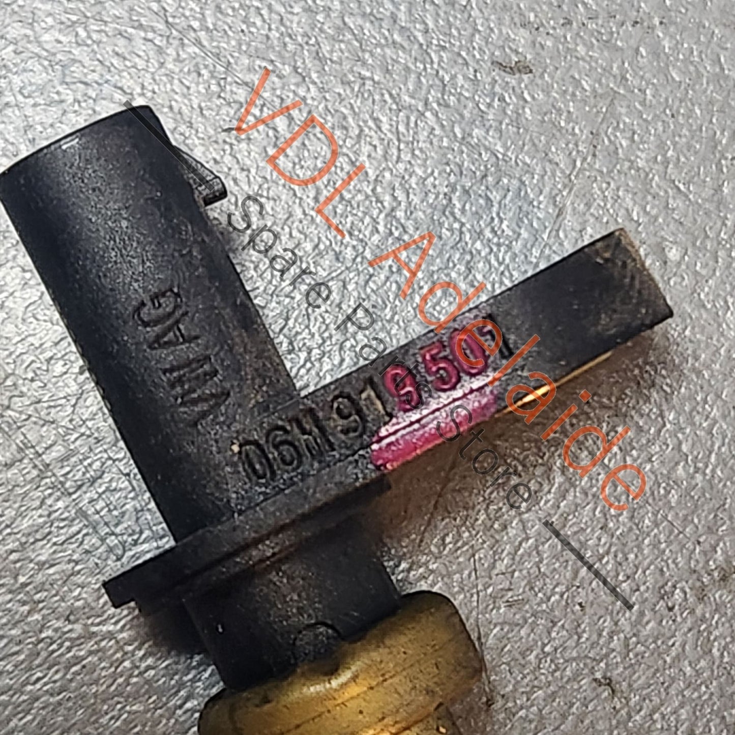 06M919501 Genuine Porsche Audi Volkswagen Engine Coolant Temperature Sensor 06M919501
