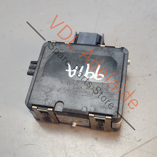 9P1907590C 9P1907590E   Porsche 911 991.2 Rear Left Lane Change Assist Sensor Radar Module Slave 9P1907590E
