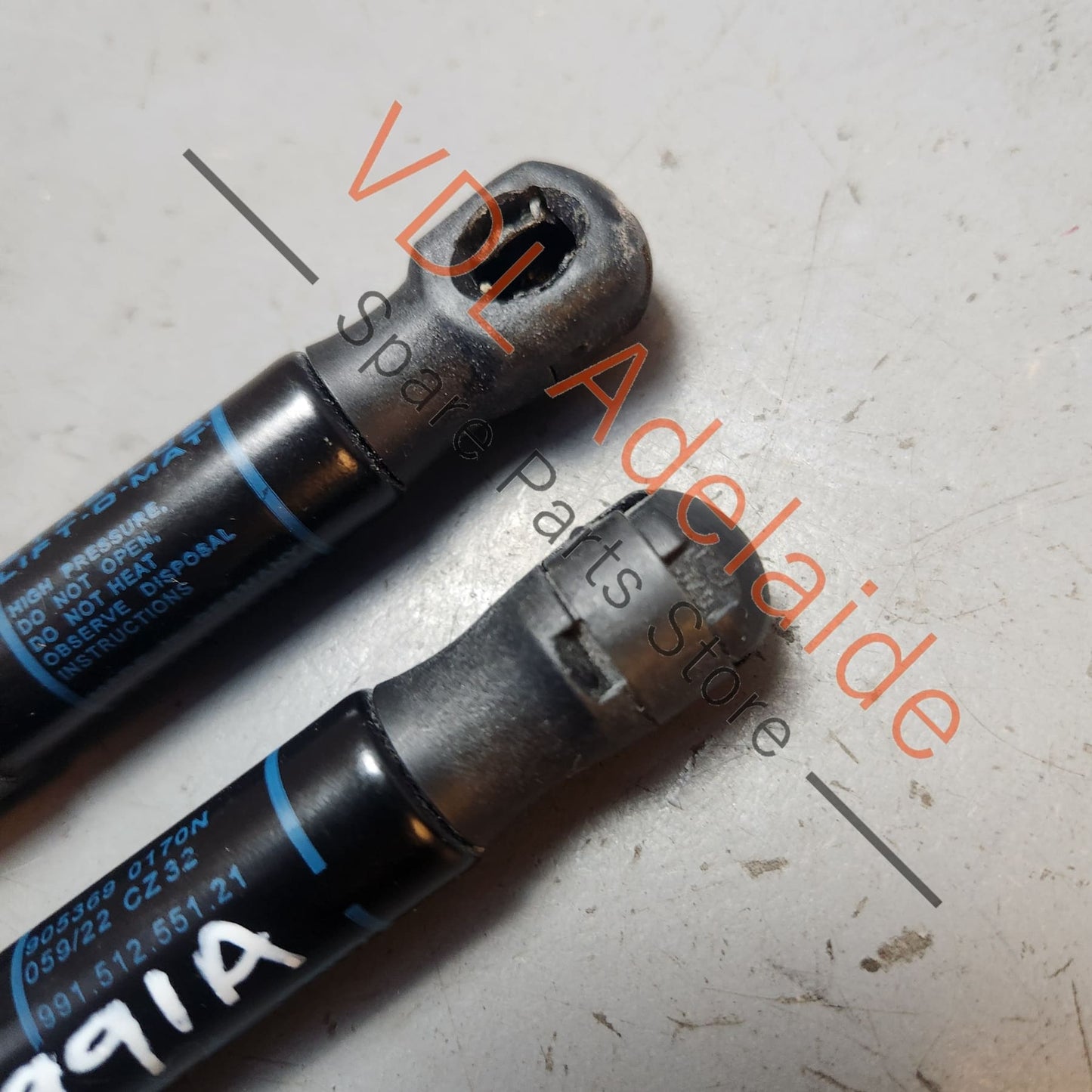 99151255120 99151255121 99151255122 Pair of Porsche 911 Rear Engine Lid Gas Lift Strut 99151255120 99151255121 99151255122