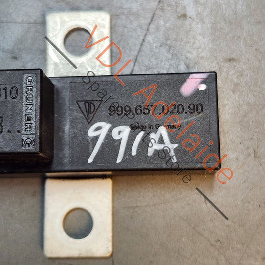 99965702090    Porsche 911 981 Battery Isolation Fuse Pyro 99965702090