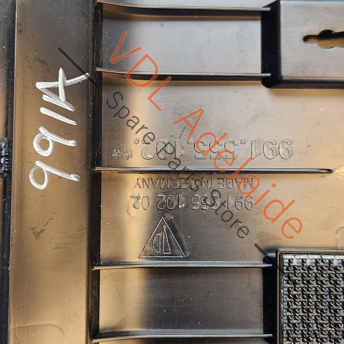 99155510202A75 991555622021 Porsche 911 Black Carpet Interior Right Trim Cover for Footwell Fuse Panel 99155510202 A75 99155562202 1E0