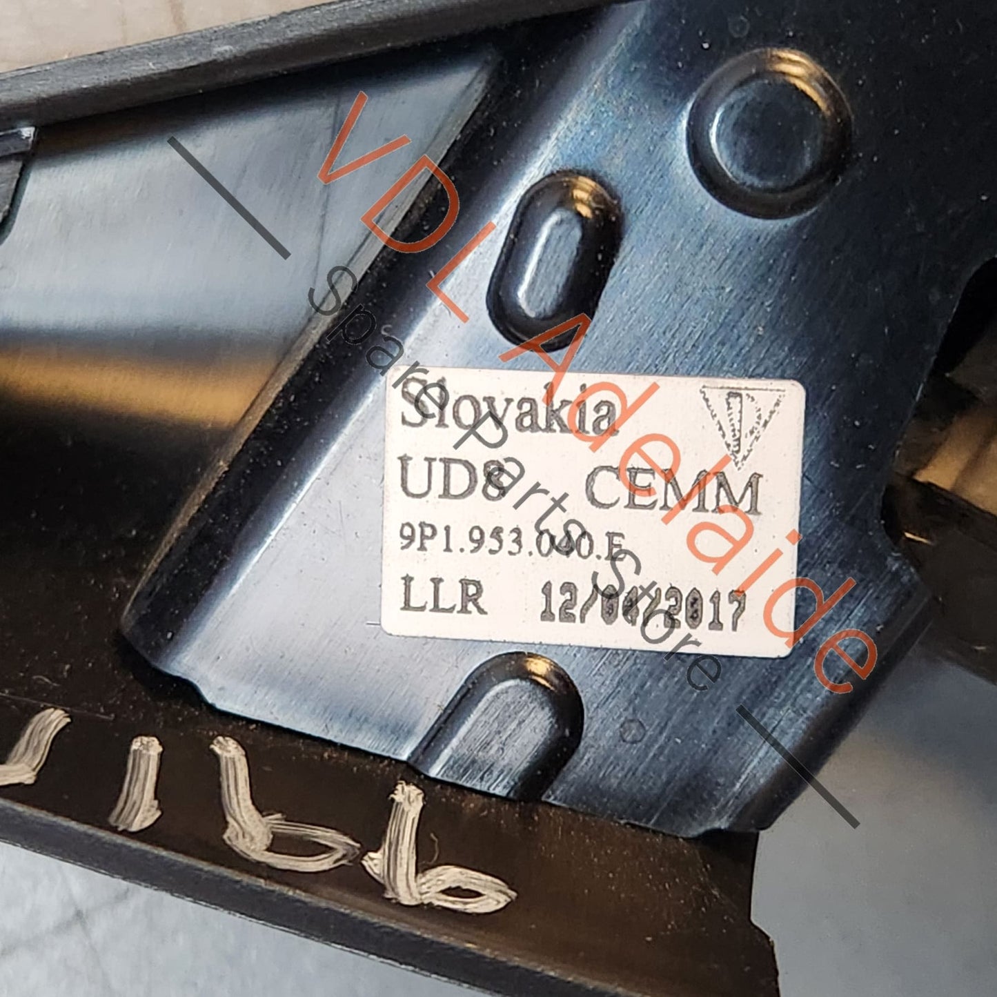 991556000000 9P1953040E Porsche 911 Right RHS Door Trim Triangle Cover 99155574200 1E0 9P1953040E