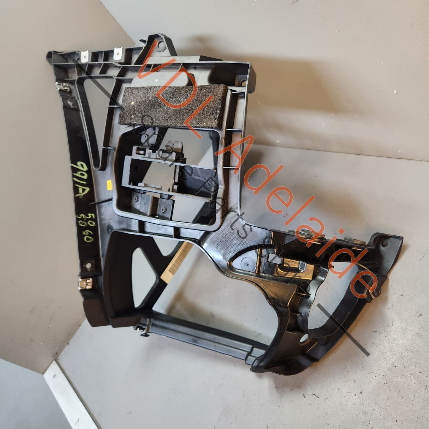 99150583103 9P1145803E Porsche 911 Rear Bumper Mounting Bracket LHS 99150583103 9P1145803E
