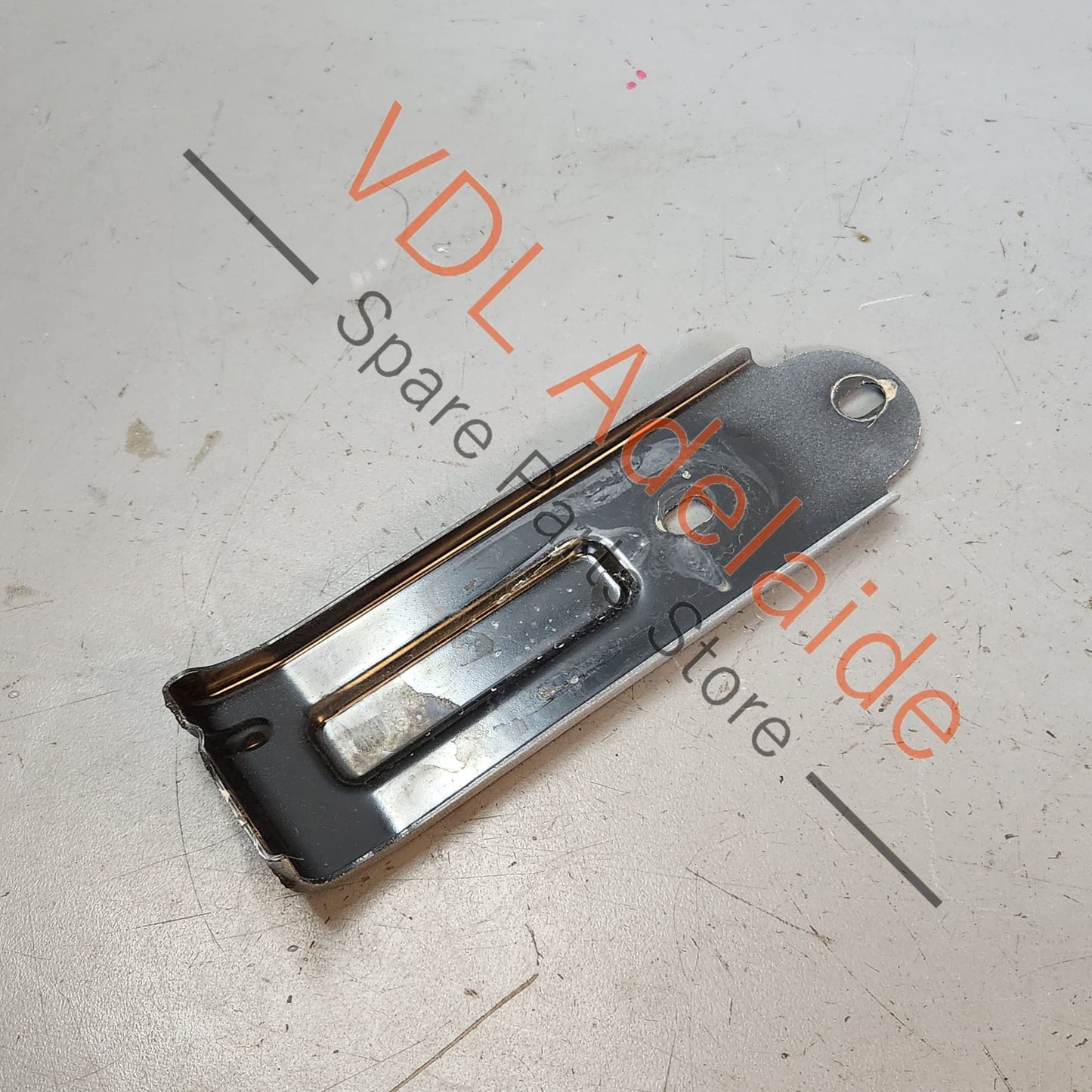 99150355700 Porsche 911 Front Left LHS Fender Mounting Bracket Upper Half 99150355700