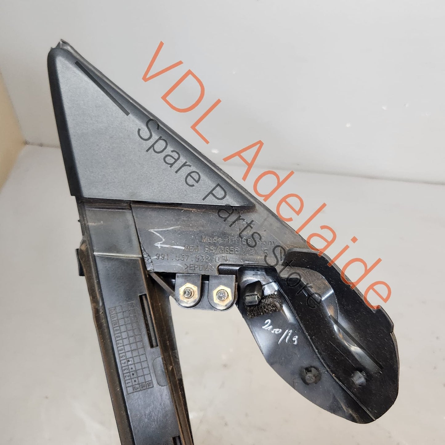 99153743204 99153754202 Porsche 911 Right Window Guide Channel 99153743204 99153754202