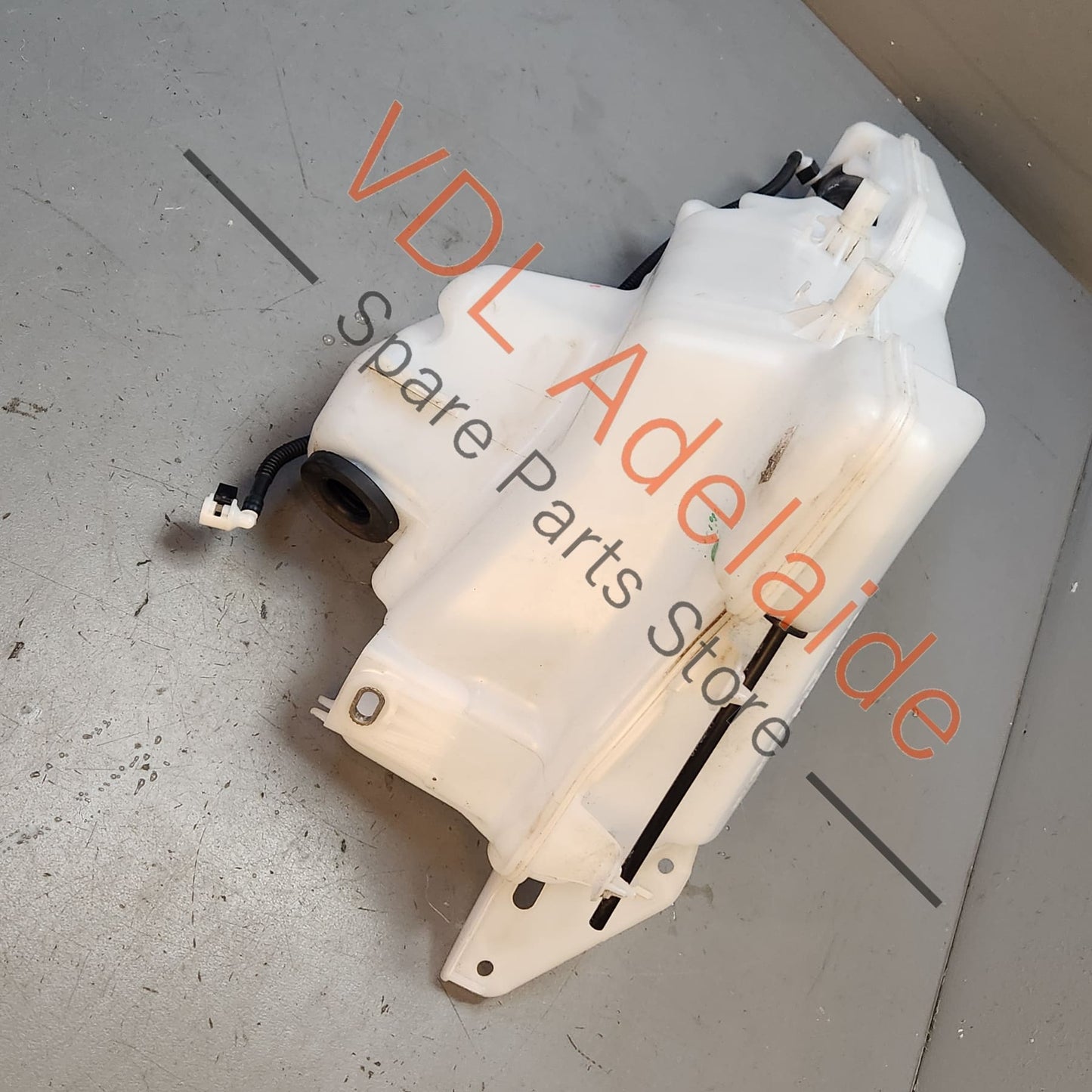 99152870300 99152870301 99152830300 Porsche 911 Windscreen Washer Bottle Reservoir 99152870300 99152830300