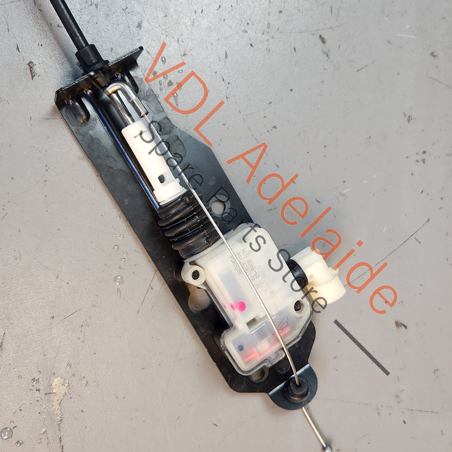 99150405300 99150405301 Porsche 911 Rear Engine Lid Cover Lock 99150405301