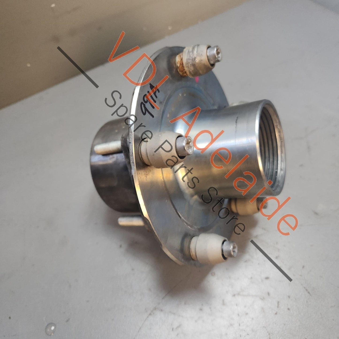 9P1407581A 99134160700 99134160701 Porsche 911 Centrelock Wheel Hub Front 9P1407581A 99134160700 99134160701