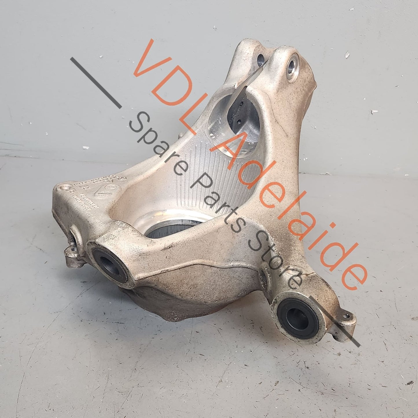 99134115705 99134115706 99134165706 Porsche 911 Front Left Wheel Hub Knuckle Bearing Housing 99134115705 99134115706 99134165706