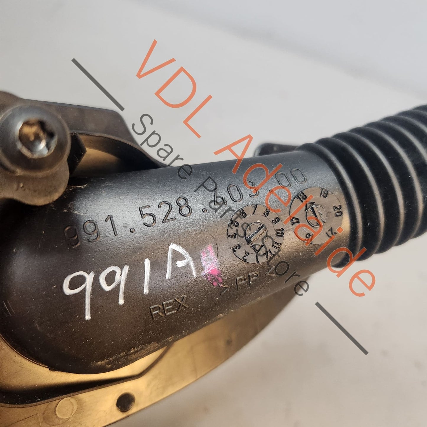 99152841300 99152840300 99152850301 Porsche 911 Windscreen Washer Reservoir Filler Neck with Cap