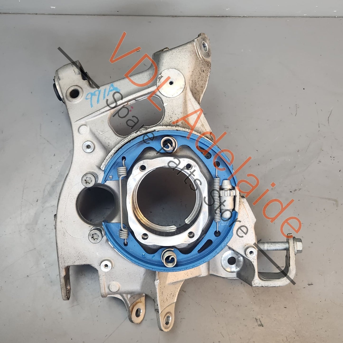 99133111134 99133111133 99133161133 Porsche 911 Rear LHS Left Wheel Hub Bearing Carrier Housing 99133111133 99133111134