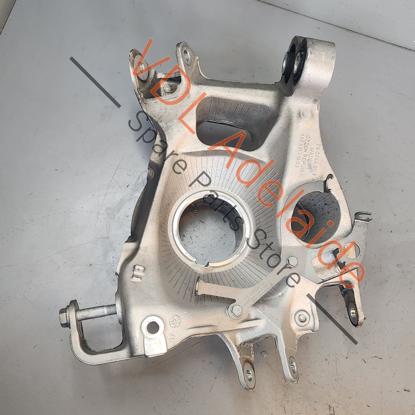 99133111134 99133111133 99133161133 Porsche 911 Rear LHS Left Wheel Hub Bearing Carrier Housing 99133111133 99133111134