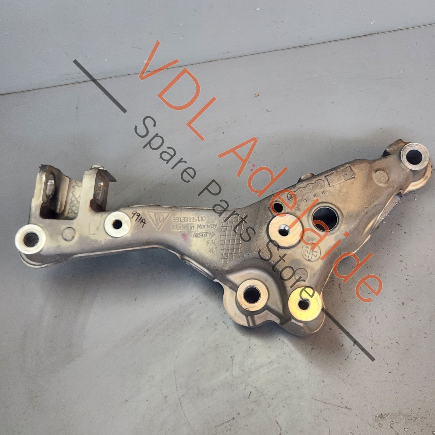 99133115111 99133115110 Porsche 911 Rear Suspension Frame Chassis Mounting Bracket LHS 99133115111