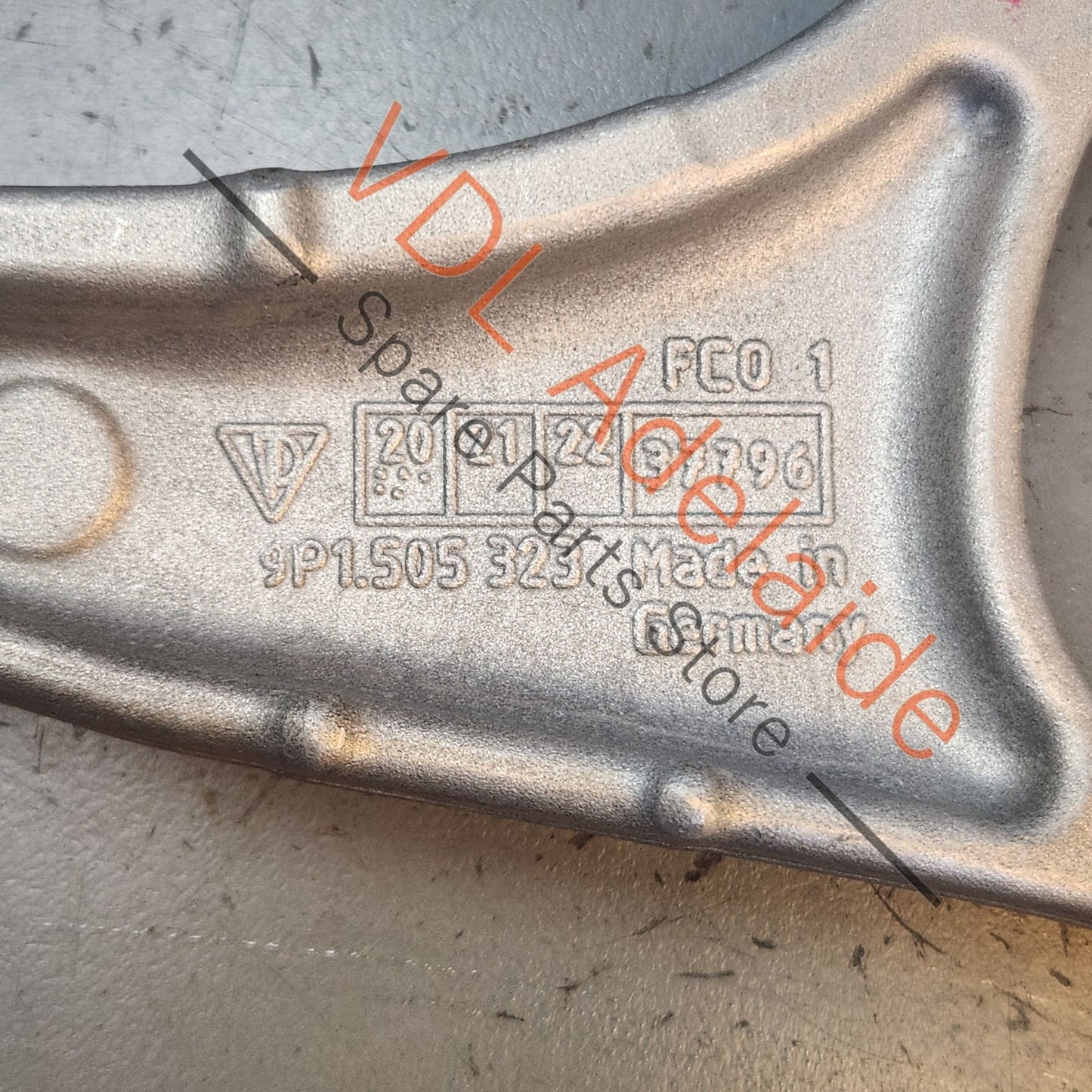 9P1505311 9P1505323
99133105321 Porsche 911 Rear Lower Control Arm 9P1505311