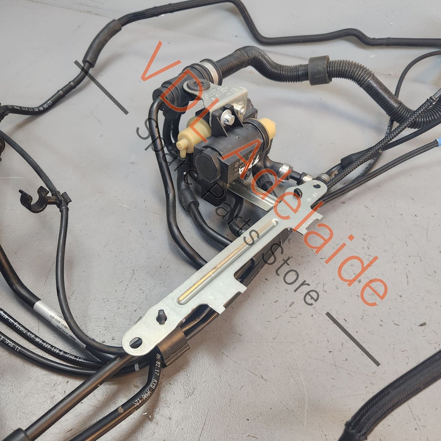 9A790662700 PAB906627A 1K0906627A Porsche 911 Vacuum Pressure Converter with Hoses 9A790662700 PAB906627A 1K0906627A