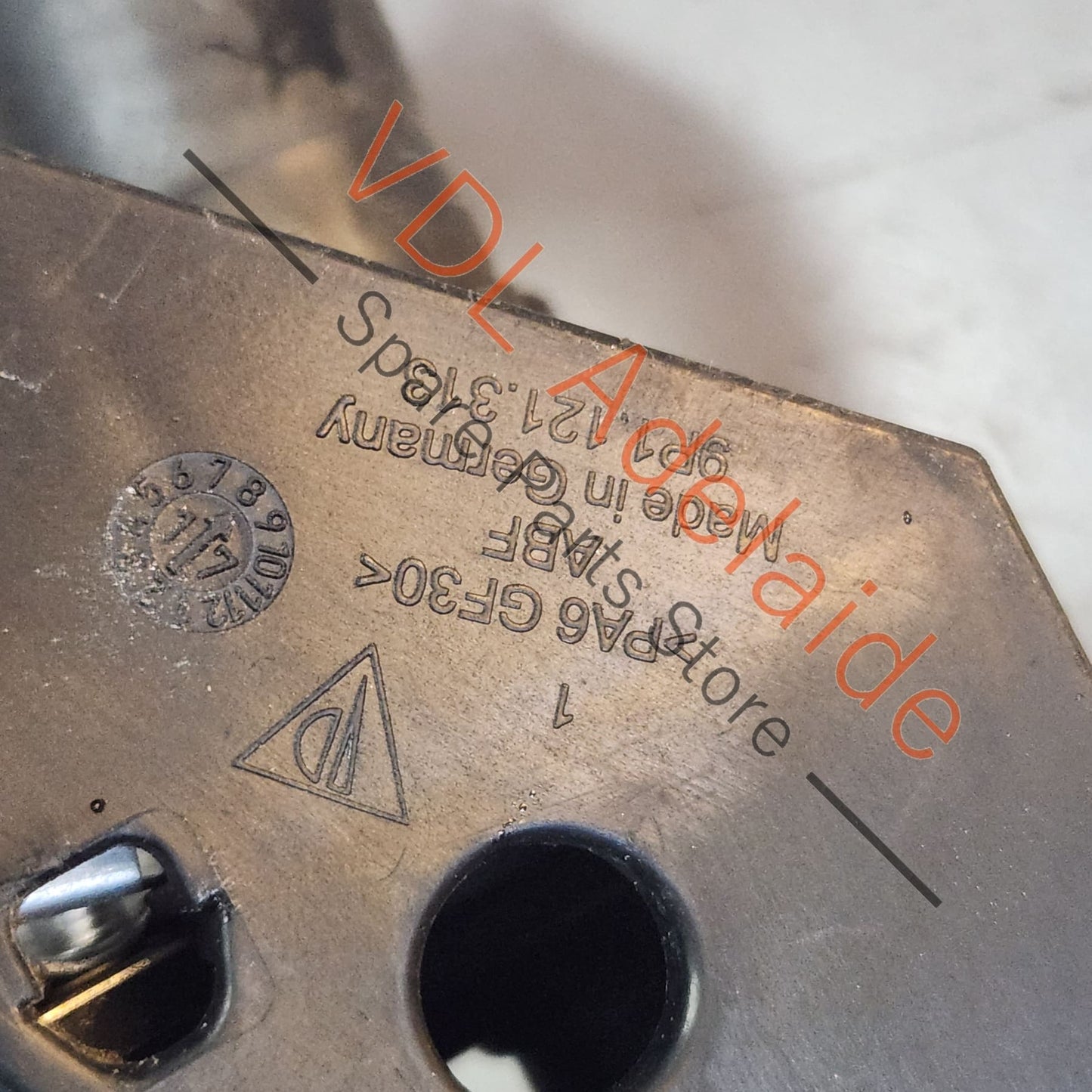 9P1317233 9P1121626 Porsche 911 Coolant Regulator Valve 9P1121626 9P1317233