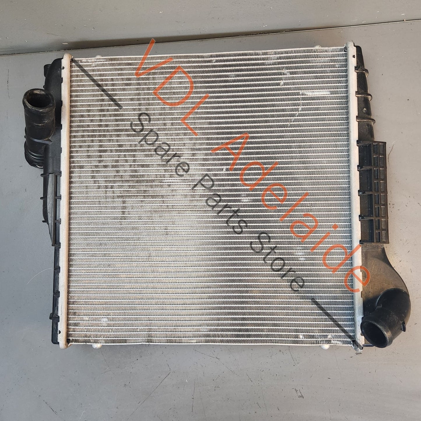 9P1121251 Porsche 911 991.2 Left Side Front Radiator 9P1121251