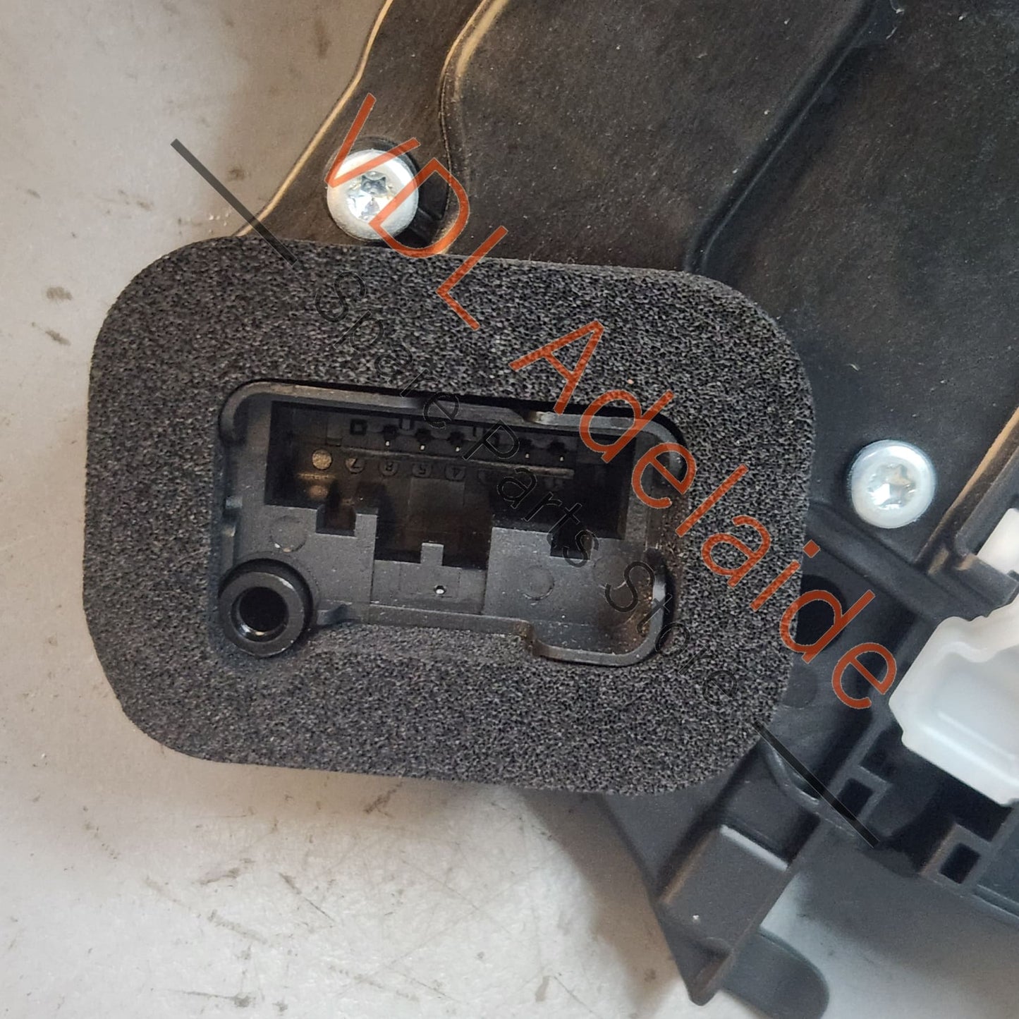 10C837016B VW Audi Cupra Right Front Drivers Door Lock Mechanism 10C837016B