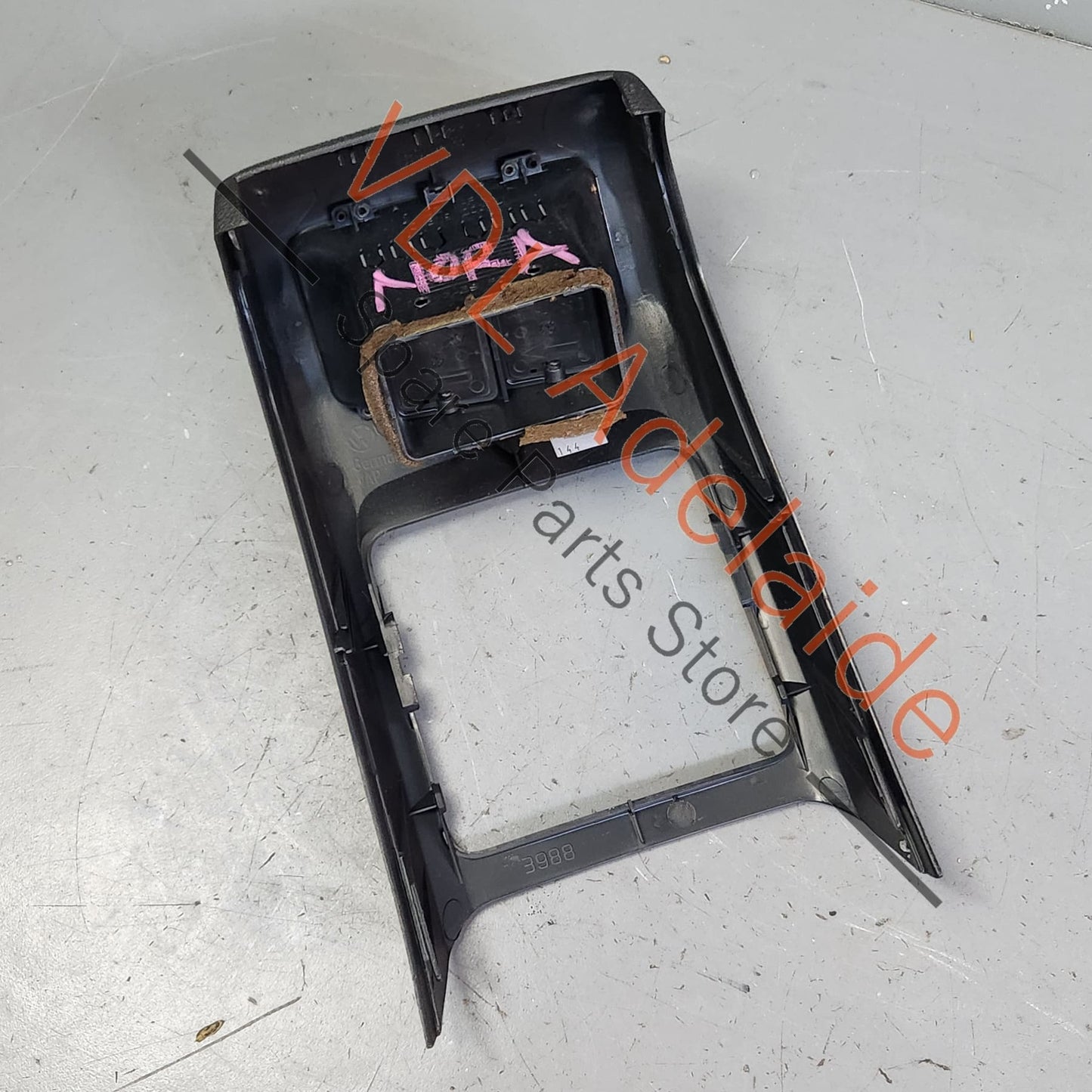 1K0819203A VW Golf MK6 Rear AC Air Vent with Interior Trim 1K0819203A