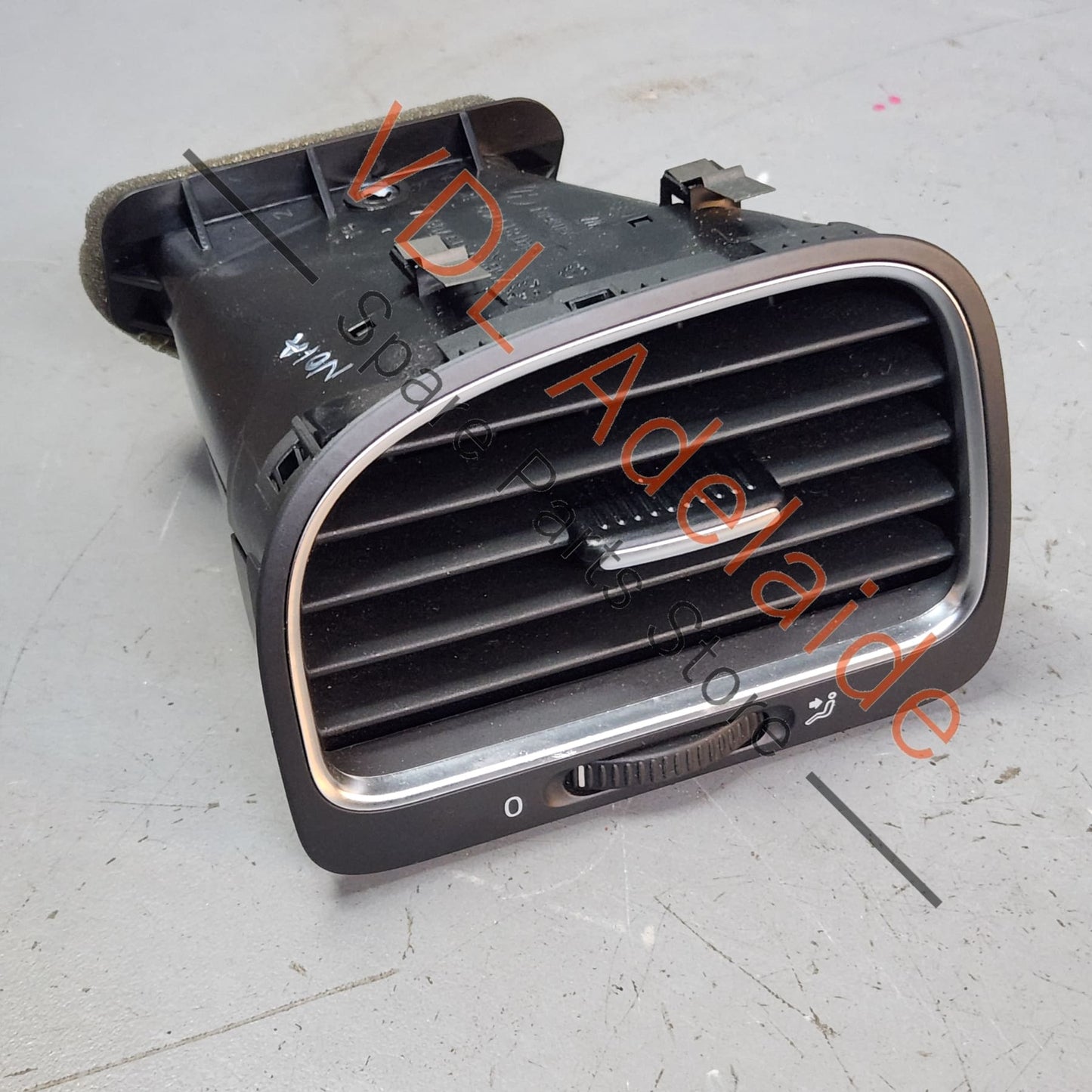 5K0819703JVAL 5K0819703J VW Golf MK6 Left Dash AC Air Vent Interior Trim 5K0819703J