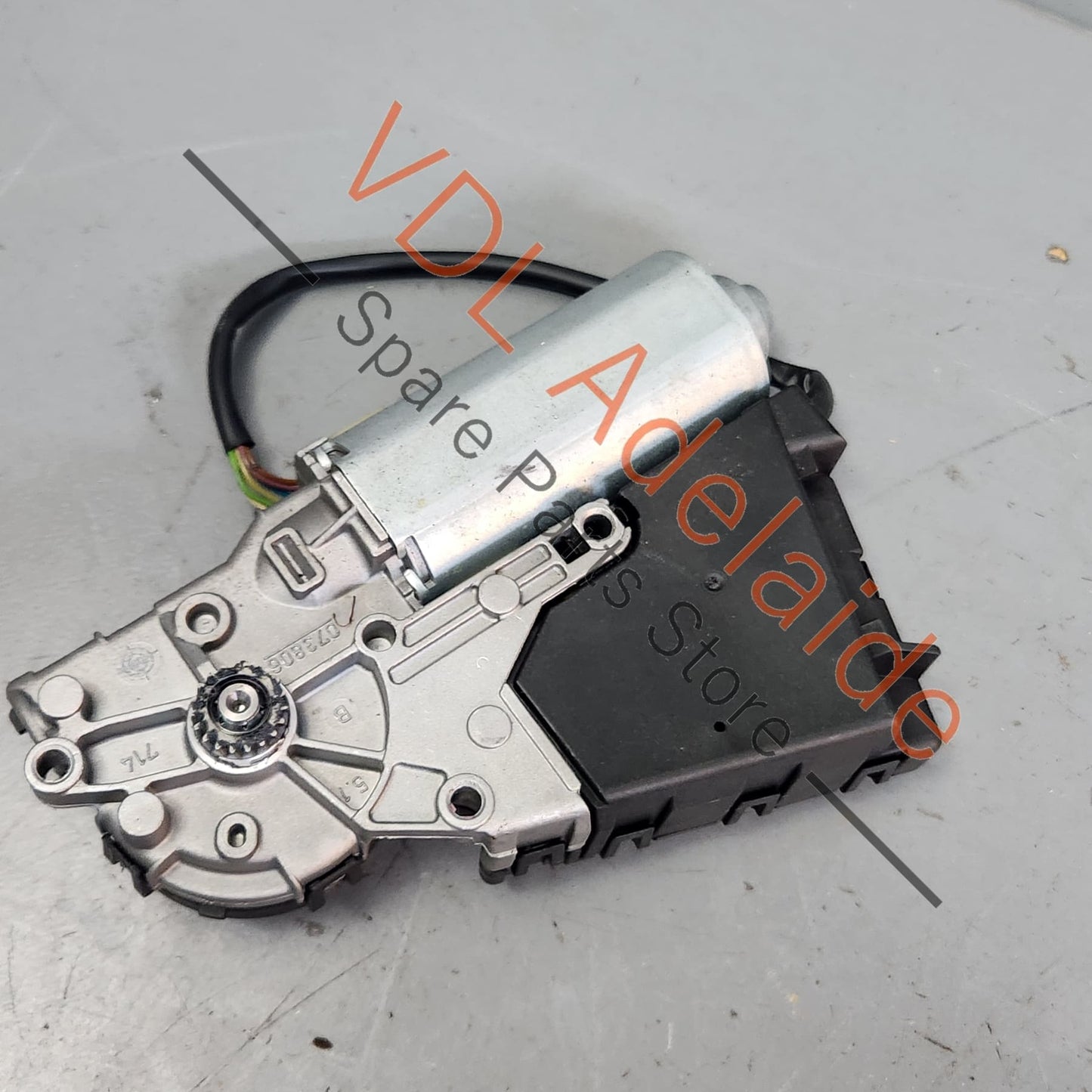 1K0959591 VW Golf Passat Tiguan Sliding Glass Sunroof Roof Motor 1K0959591