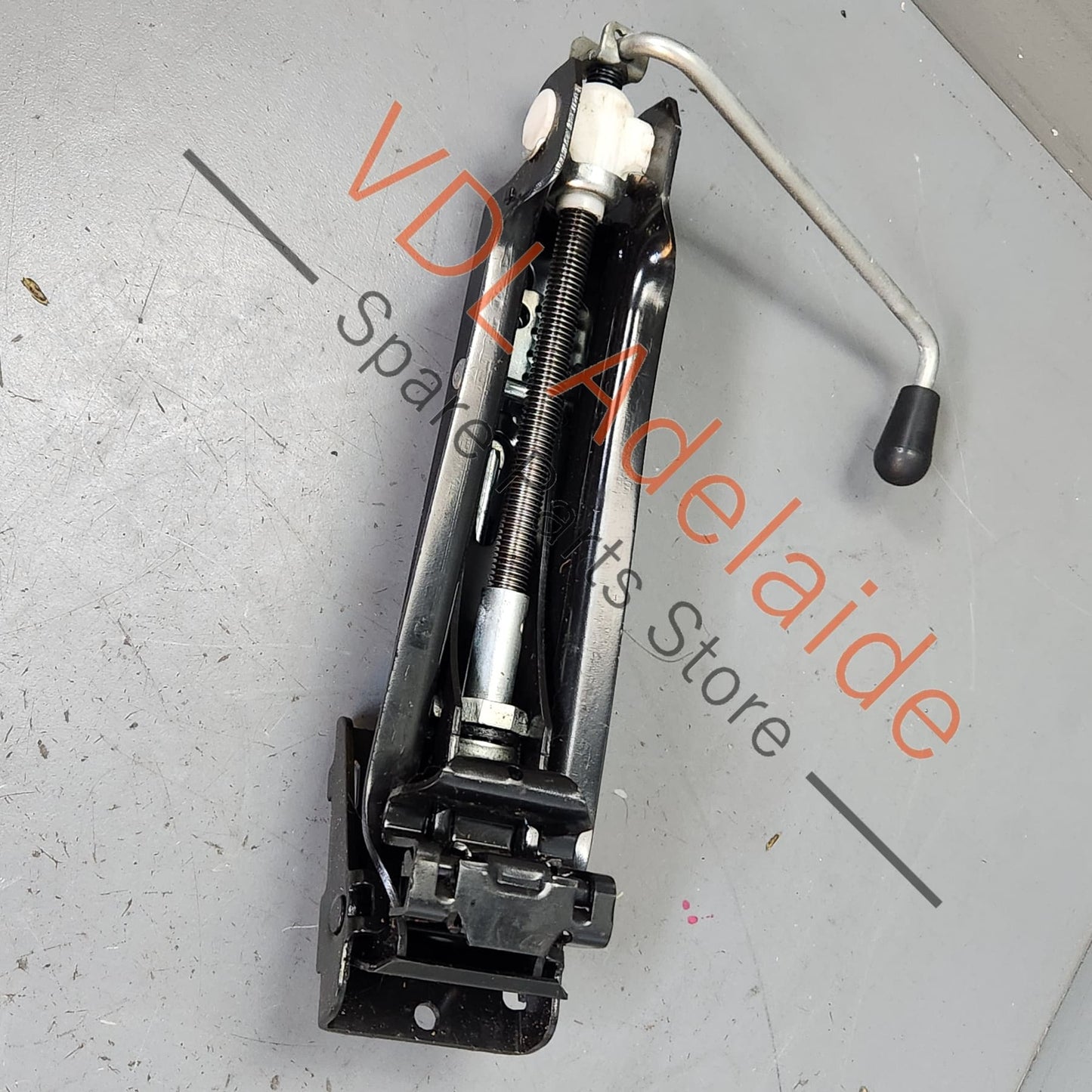 1K0011031H VW Golf MK5 MK6 MK7 Gti R Emergency Flat Tyre Jack 1K0011031H