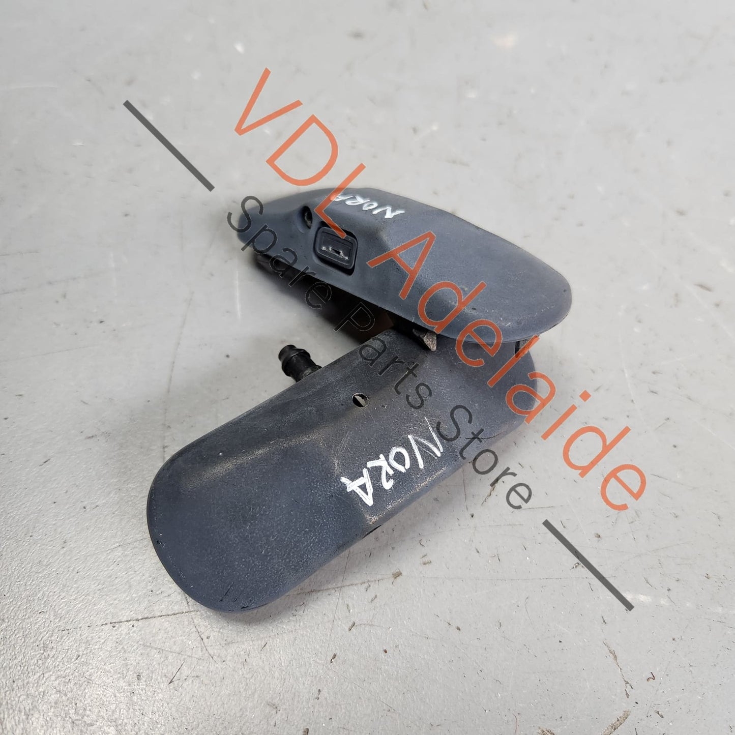 5M0955985C VW Golf MK6 Windscreen Washer Jet Nozzle Pair 5M0955985C