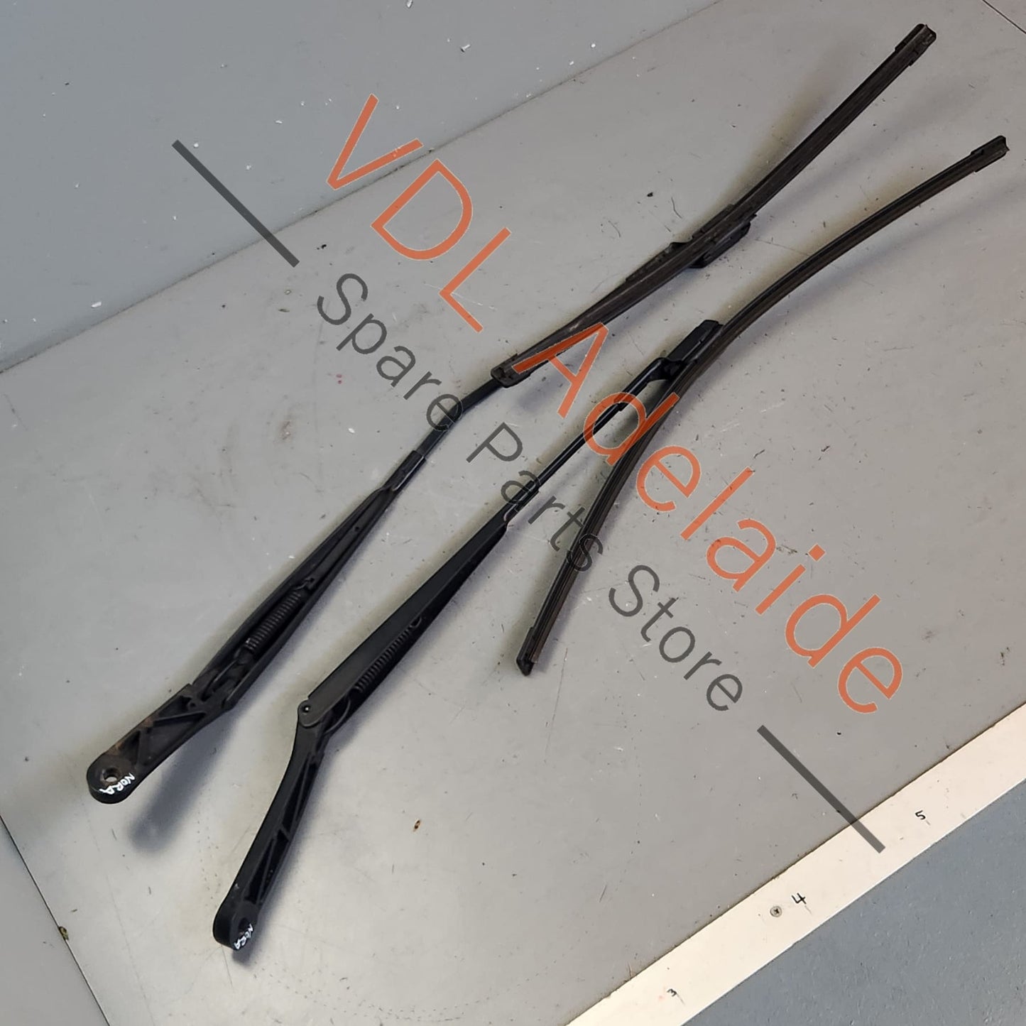 1Q295541003C 1Q295540903C VW Golf MK6 Pair of Windscreen Wiper Arms 1Q2955410 1Q2955409
