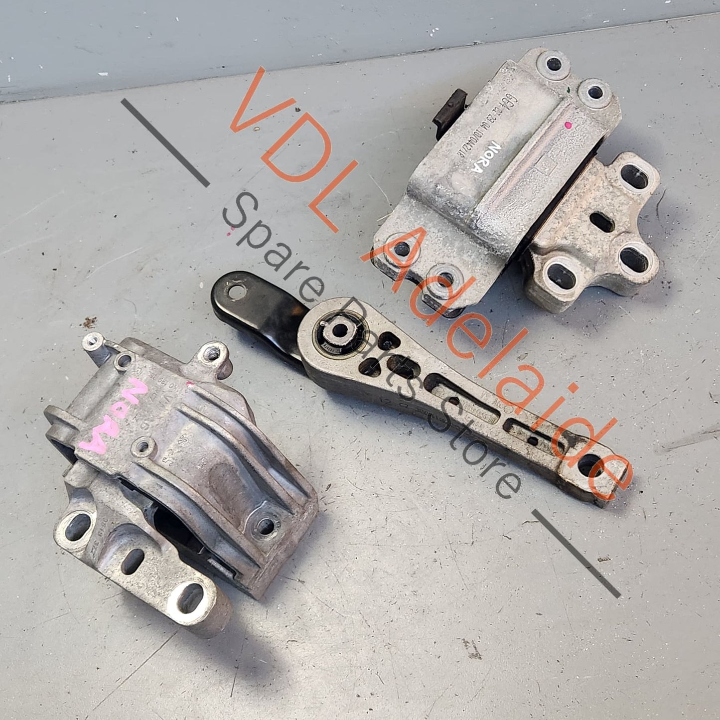 1K0199555Q 1K0199262M 1K0199855BB VW Golf MK6 Gti Set of Engine Mounts for Manual gearbox 1K0199555Q 1K0199262M 1K0199855BB