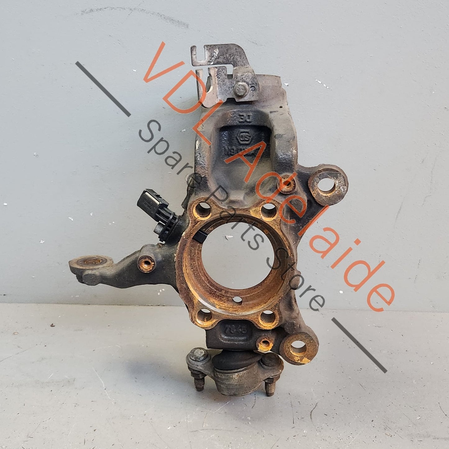 1K0407256AA VW Golf Front Right Hub Knuckle Wheel Bearing Housing 1K0407256AA
