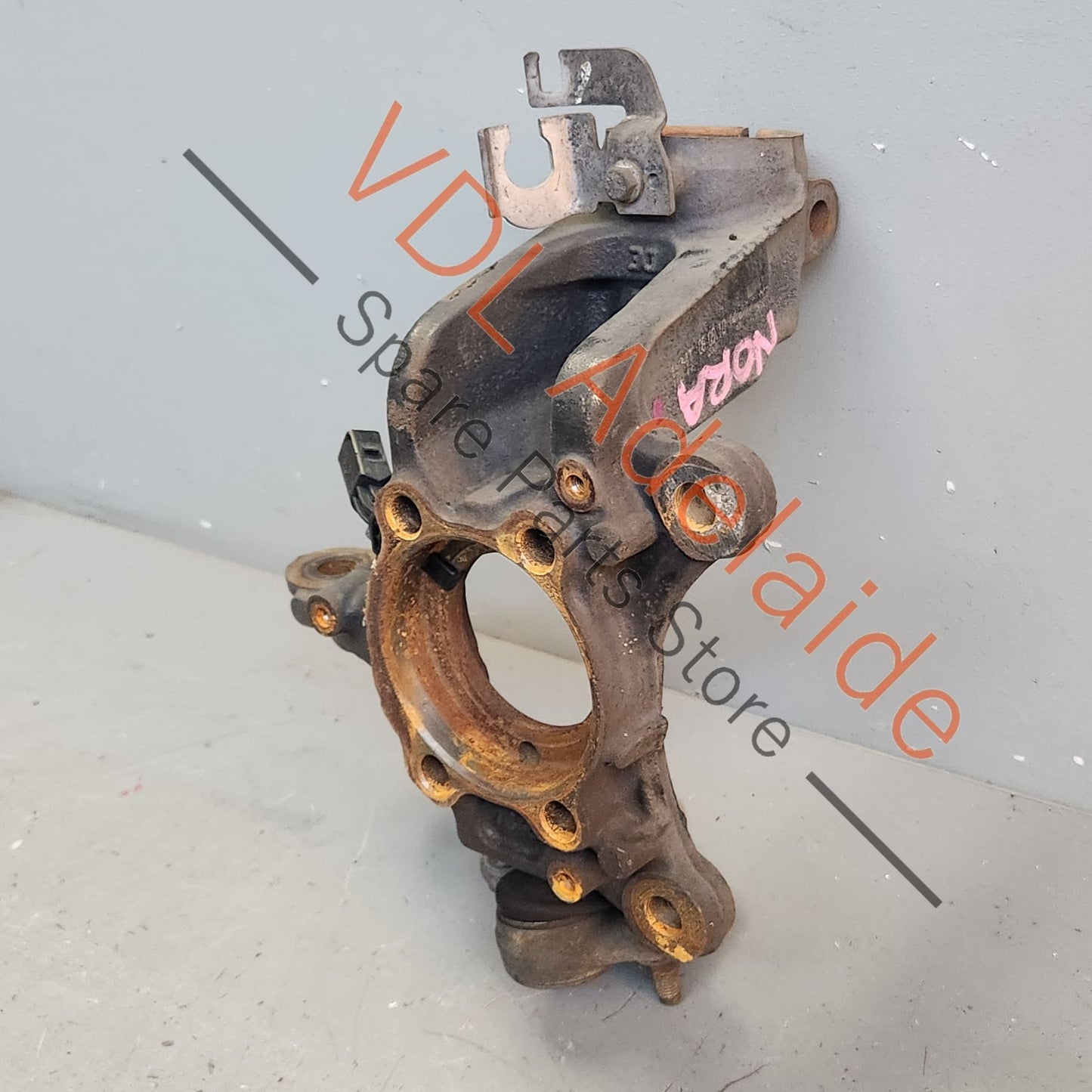 1K0407256AA VW Golf Front Right Hub Knuckle Wheel Bearing Housing 1K0407256AA