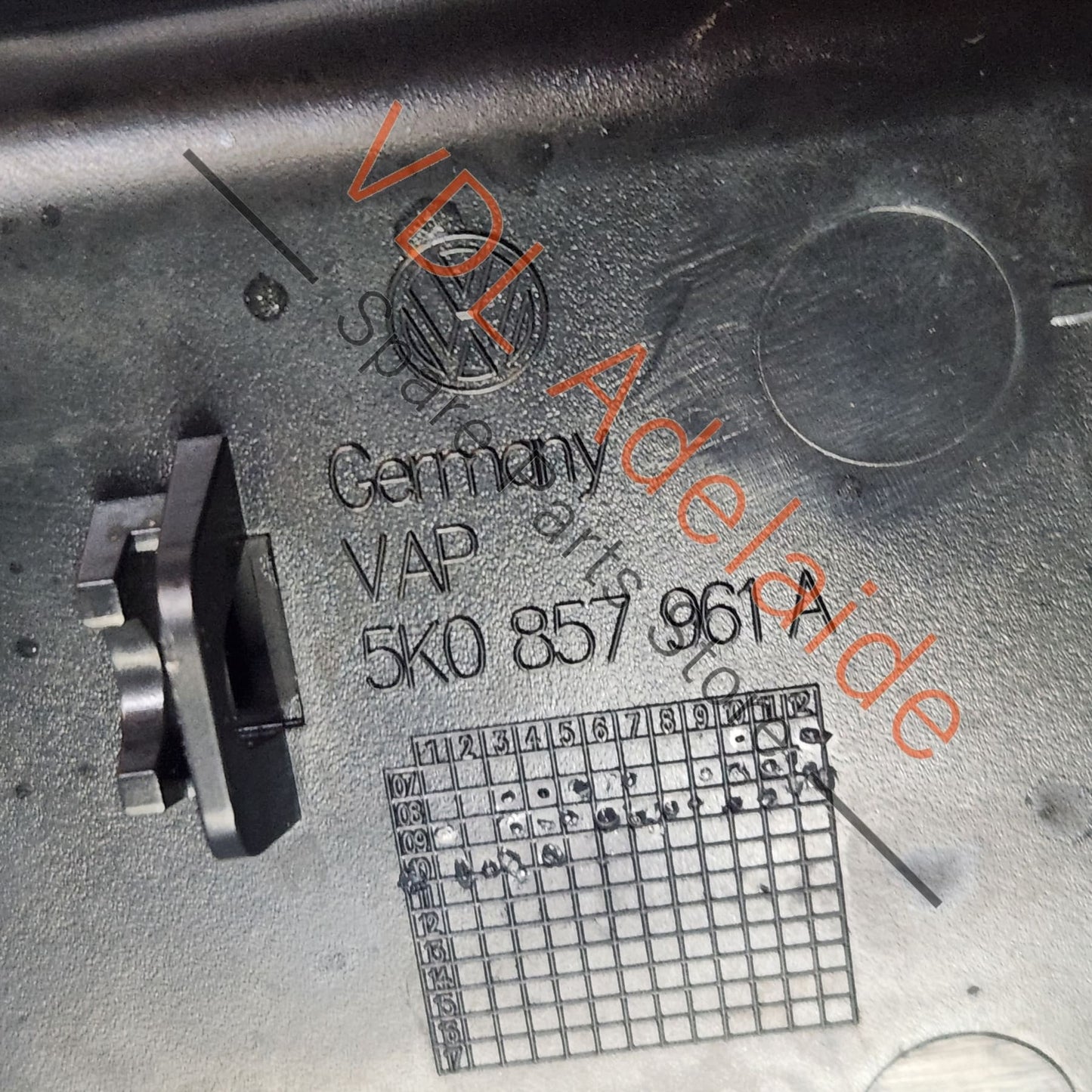 5K0857961A VW Golf R Gti TSI Mk6 08-12 Centre Console Ashtray Storage Console Compartment 5K0857961A