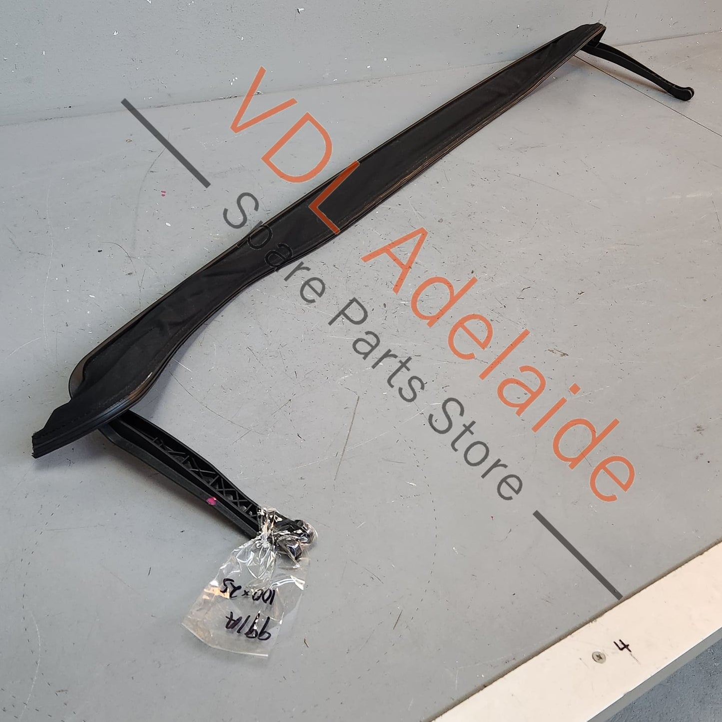 9P1898511 99156616100 Porsche 911 991 Sunroof Wind Deflector Screen 99156616100 9P1898511