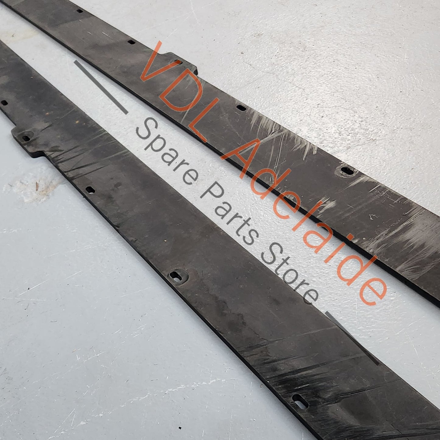 VW Golf MK5 R32 / Gti Flow Designs Side Splitter Skirt Set