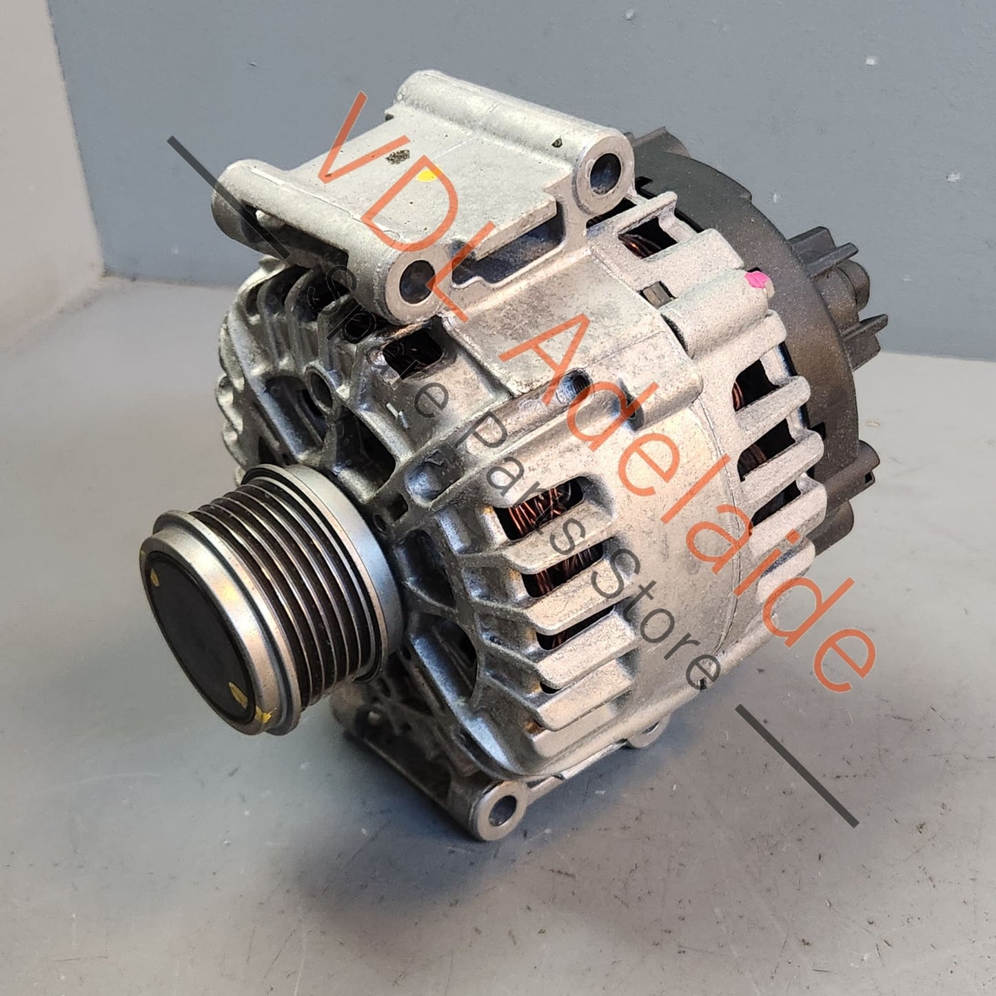 06J903024A VW Audi Valeo Alternator 06J903024A 140A