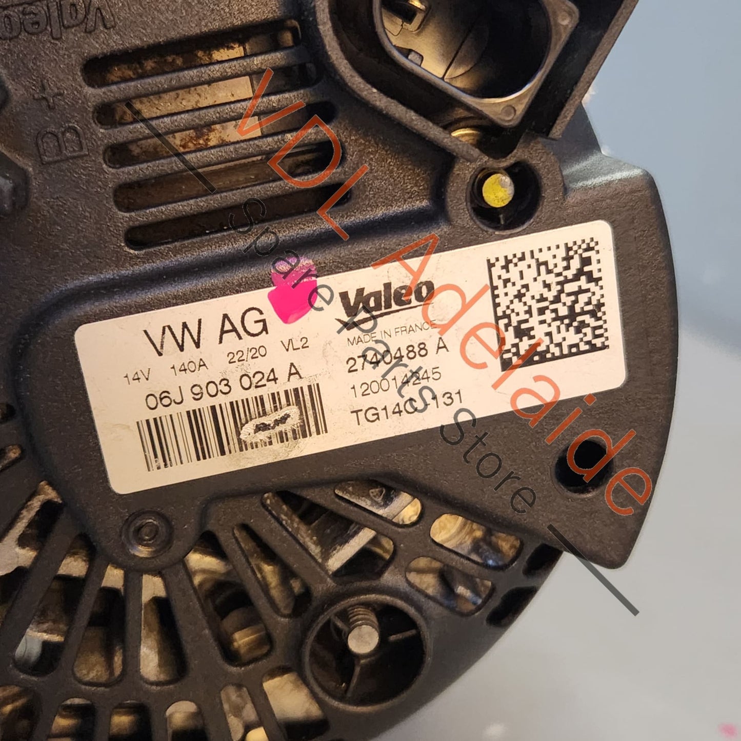 06J903024A VW Audi Valeo Alternator 06J903024A 140A