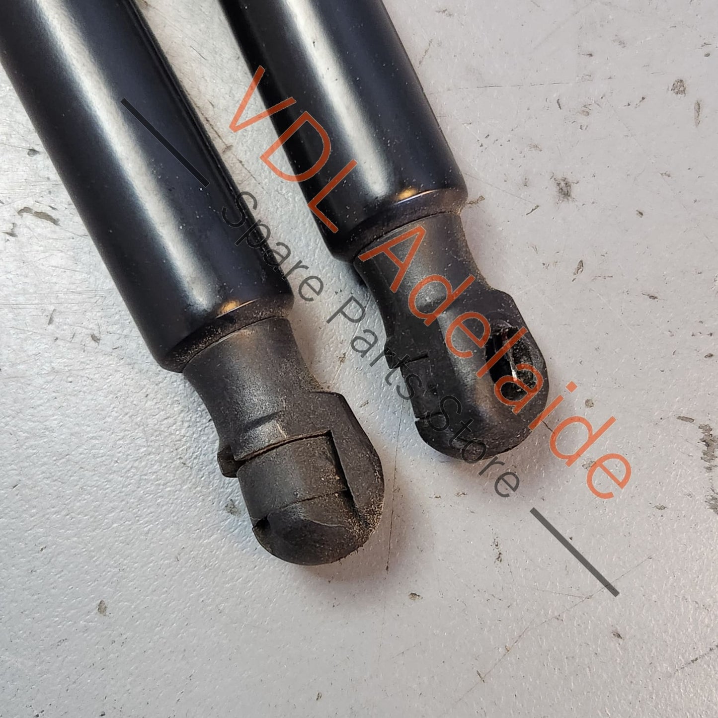 5G6827550G VW Golf Mk7 Rear Boot Hatch Lift Gas Struts Pair 5G6827550C