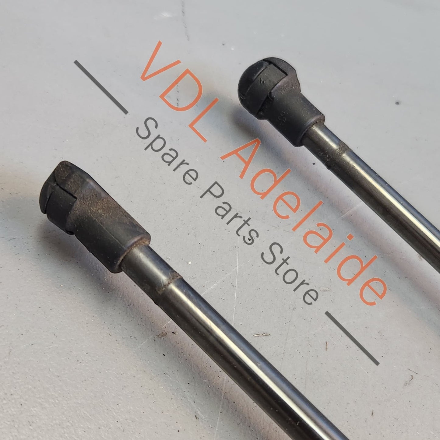 5G6827550G VW Golf Mk7 Rear Boot Hatch Lift Gas Struts Pair 5G6827550C