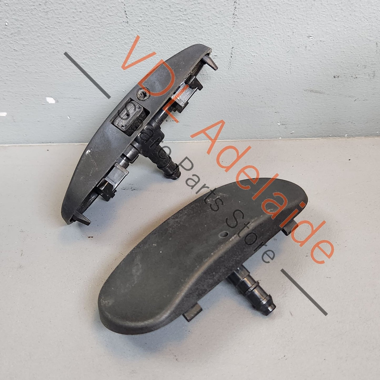 5H0955985 VW Golf MK7 Windscreen Washer Jet Nozzle Pair L&R 5H0955985