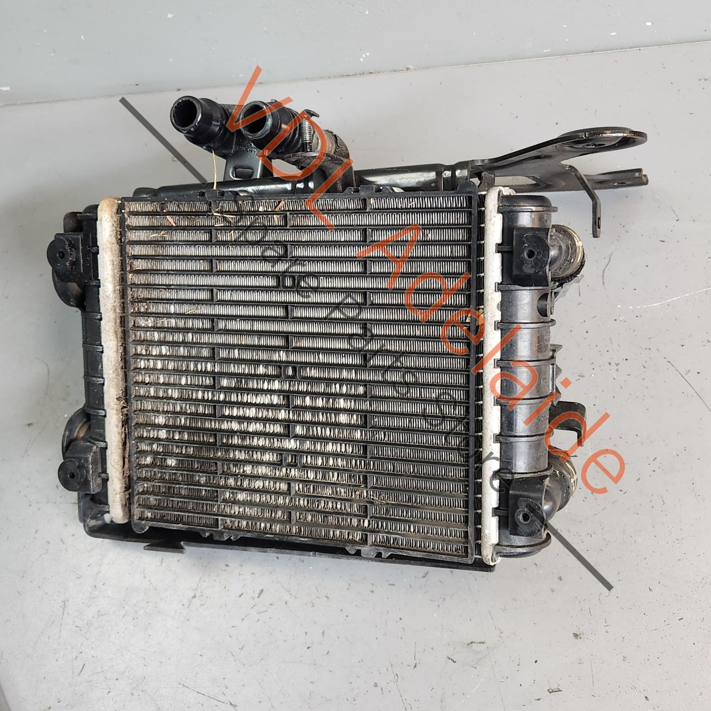 5Q0121251HA 5Q0121093BF VW Golf R MK7 7.5 Front Left Small Additional Radiator Cooler Assembly 5Q0121251HA 5Q0121093BF